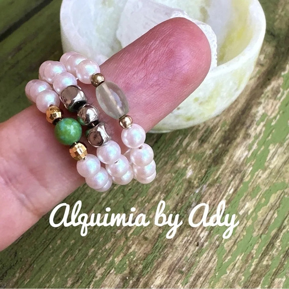 Pearls and hematite beaded dainty handmade boho ring band - Picture 4 of 6